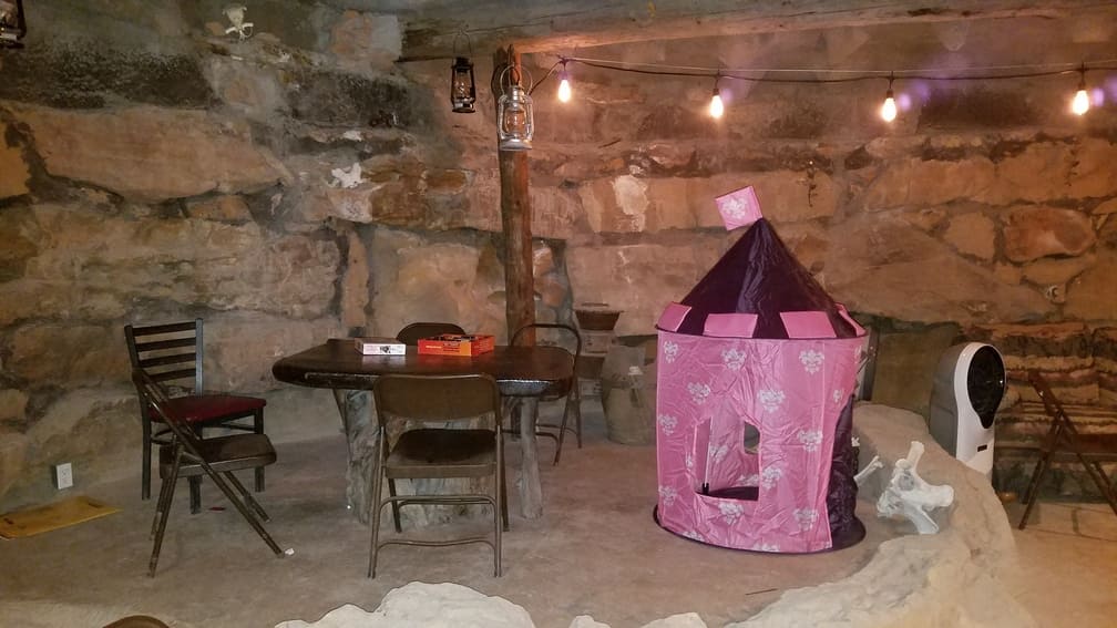 La Kiva Underground Bar and Restaurant