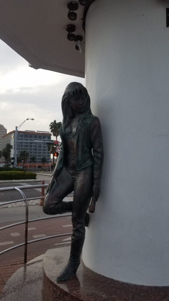 Selena memorial statue